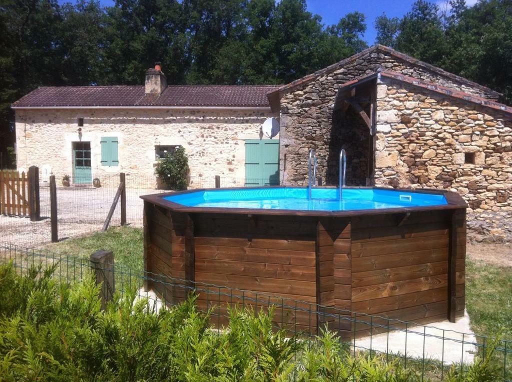 Gite De L Oustalneou Cuzorn Exterior foto
